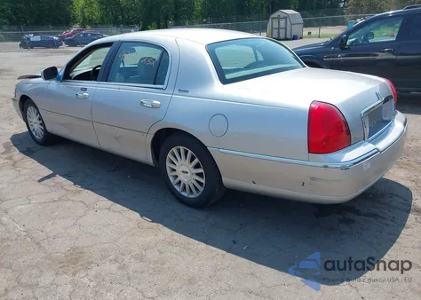 2003 Lincoln Town Car Executive из США, поврежденный, VIN 1LNHM81W23Y681045